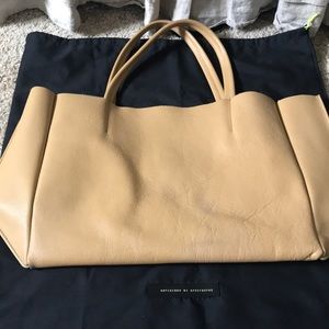 Ampersand as Apostrophe sideways tote